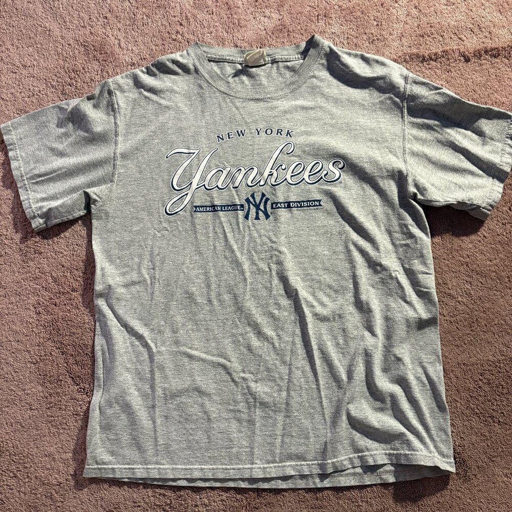 Vintage 2005 Lee Sport New York Yankees T-Shirt